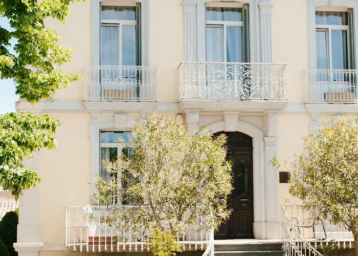 Maison De Maitre Pool Garden Coeur Cristal